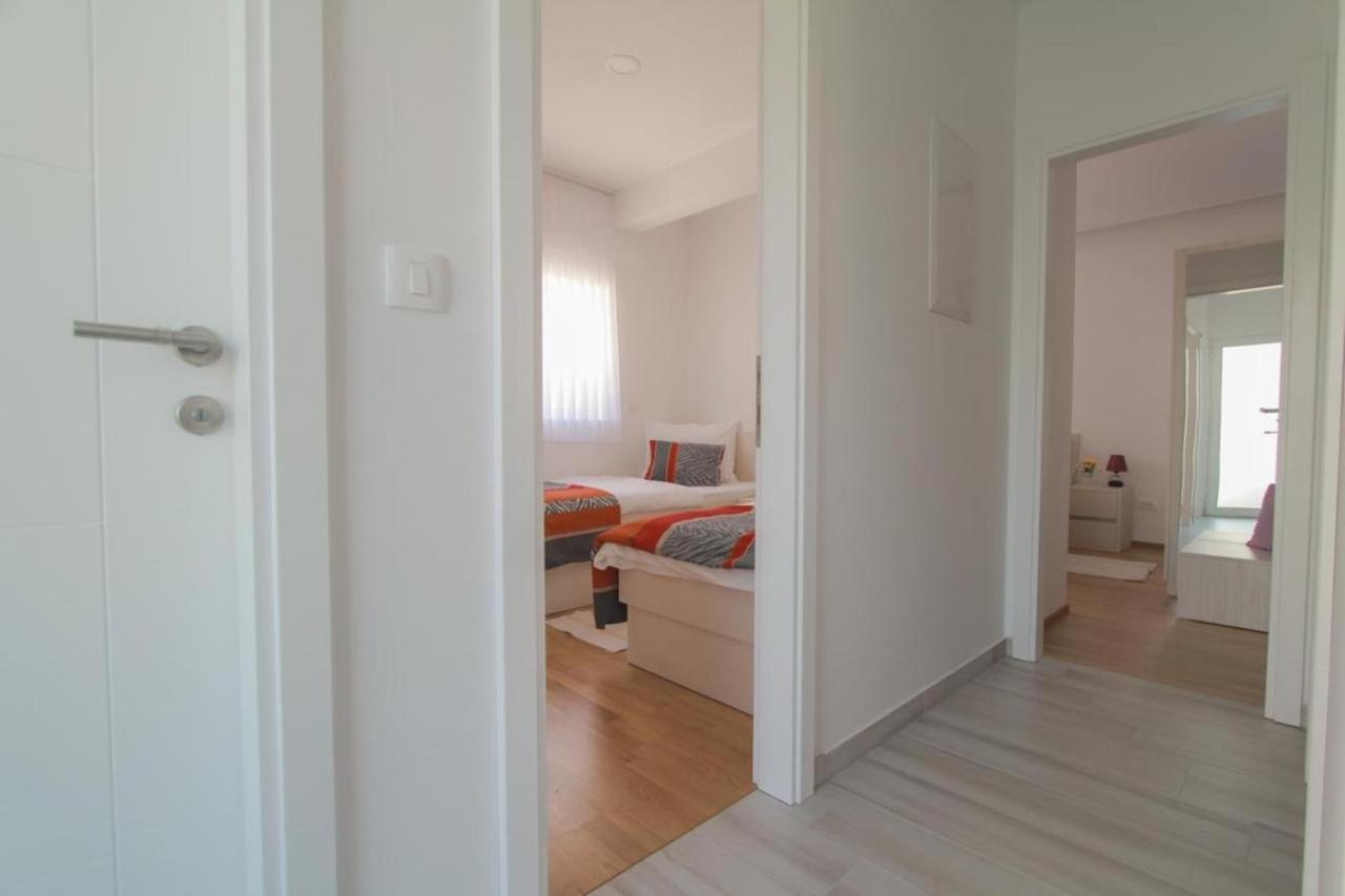 Apartment Gina โตรกีร์ ภายนอก รูปภาพ
